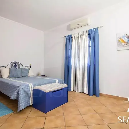 Casa Dos Mocos بيت للعطل *