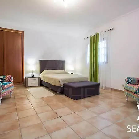 Casa Dos Mocos بيت للعطل *